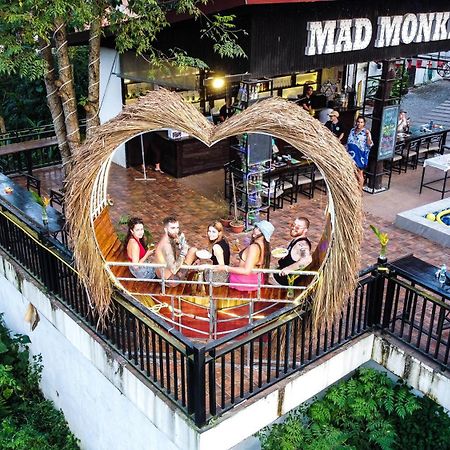 Mad Monkey Vang Vieng Extérieur photo