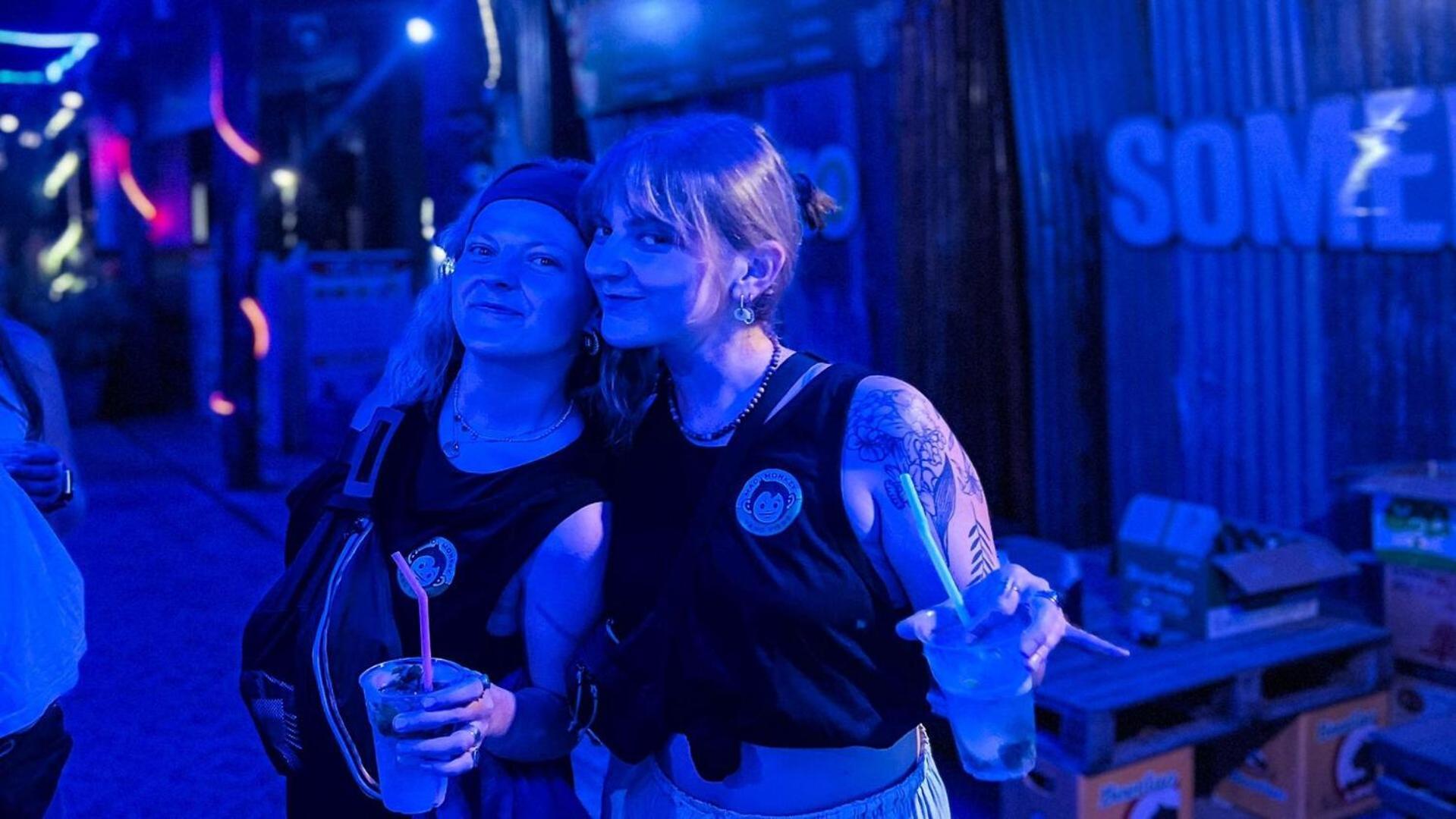Mad Monkey Vang Vieng Extérieur photo
